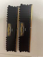 Front view of both Corsair Vengeance LPX modules