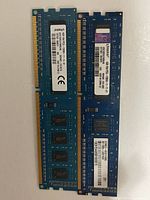 Front view of both Kingston 4GB DDR3 UDIMM modules
