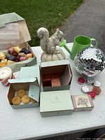 Overview of all items on table