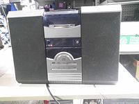 Front view of stereo system with both speakers attached