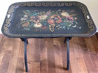 Tray table assembled, full view