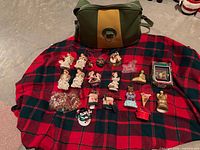 Full lot layout with bag, tablecloth and ornaments