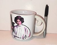 Mug showing Princess Leia illustration and handle