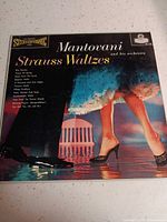 Front jacket of Mantovani Strauss Waltzes LP