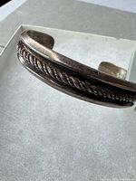 Top view showing rope detail and borders