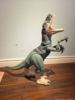 Left side profile showing overall size and articulation