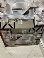 Box showing Canvas white porcelain dinnerware set