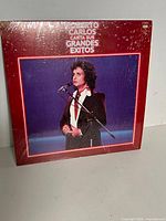 Front cover showing Roberto Carlos singing, shrink wrap intact