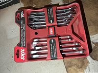 Front view of sealed SKIL 10-piece ratcheting wrench tray
