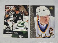 Both Wayne Gretzky cards front view
