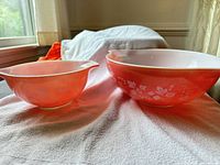 Both bowls side by side showing size difference and pattern