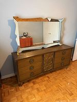 Front view dresser with mirror attached