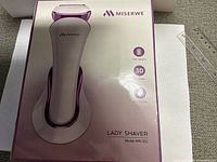 Front of box showing Miserwe lady shaver image and model MIS-022