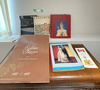 Overview of all books, magazines and brochures on table