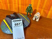 Cylon Raider with Ovion and Daggit figures grouped
