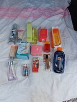 Full lot overview displaying all health and beauty items laid on sheet