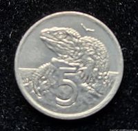Reverse showing tuatara lizard and numeral 5