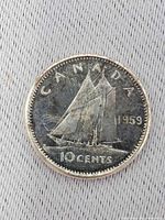 Reverse side with Bluenose schooner and 10 CENTS legend