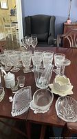 Overview of glassware and ceramic items on table