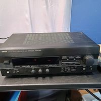 Front view of Yamaha R-V503 receiver