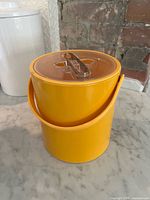 Ice bucket front view with lid attached