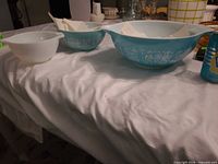 Overview of all three bowls on table