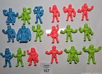 Full 18-figure set laid out by colour