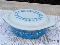 Top view of casserole with lid showing snowflake pattern