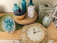 Overall shot of all décor items arranged together