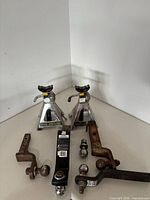 overall view of jack stands and hitch mounts