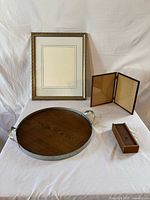 Tray, frames, sunscreen box overview