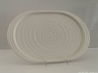 Front view of oval tray showing concentric rings