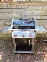 Front view of Weber Spirit gas grill closed