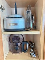 Cuisinart processor base, discs on holder