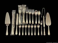 Full layout of 21 utensils
