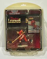 Front view of sealed Gordie Howe Starting Lineup figure in package