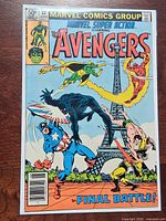 Front cover of The Avengers #32 bagged and boarded