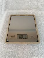 Scale in molded tray powered on at 0.0 reading