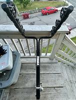 Front view of Thule dual-arm hitch rack