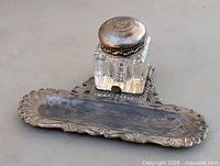 Inkwell and pen tray set overview, lid closed