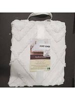 Aphorism white duvet cover package front
