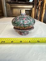 Full view of jar showing diameter measurement