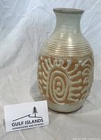 Full view of vase front