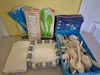 Overview of all disposable tableware items grouped together