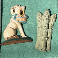 Front view showing dog door stop and asparagus wall décor