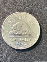 Reverse of 1993 Canada five-cent coin showing beaver design, denomination and year