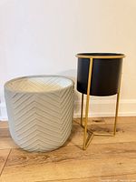 Both planters side by side for scale and appearance