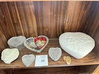 Overview of all heart-shaped items on shelf