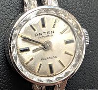 Close-up of Arten dial showing 17 Rubis and Incabloc text