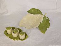 Overview of serving dish and condiment set